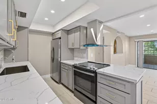 7557 N Dreamy Draw Dr, Phoenix, AZ 85020 - Photo 9