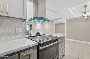 7557 N Dreamy Draw Dr, Phoenix, AZ 85020 - Photo 11