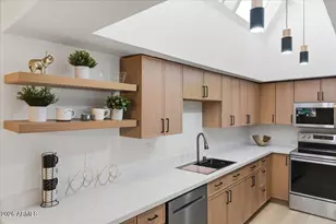 3243 N 38th St, Phoenix, AZ 85018 - Photo 17