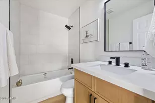 3243 N 38th St, Phoenix, AZ 85018 - Photo 31