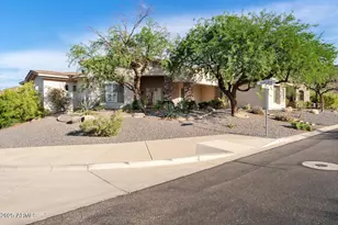 8705 S 24th Pl, Phoenix, AZ 85042 - Photo 5