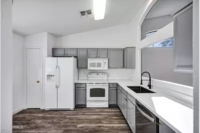 56 S Monterey Street, Gilbert, AZ 85233 - Photo 15