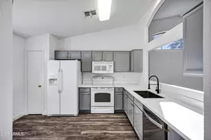 56 S Monterey St, Gilbert, AZ 85233 - Photo 15