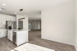 12361 W Obregon Dr, Arizona City, AZ 85123 - Photo 9