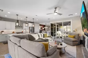 2248 E Questa Dr, Phoenix, AZ 85024 - Photo 9