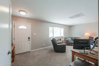 10530 W Desert Hills Court, Sun City, AZ 85351 - Photo 5