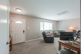 10530 W Desert Hills Ct, Sun City, AZ 85351 - Photo 5