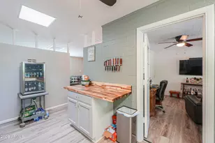 10530 W Desert Hills Ct, Sun City, AZ 85351 - Photo 9