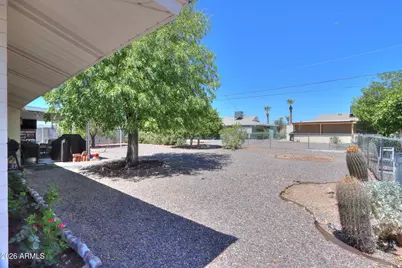 10530 W Desert Hills Court, Sun City, AZ 85351 - Photo 21