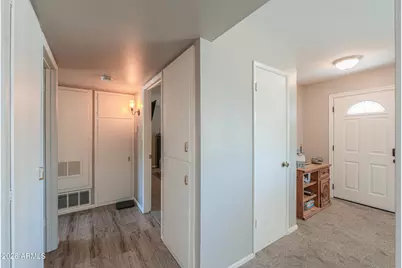 10530 W Desert Hills Court, Sun City, AZ 85351 - Photo 11