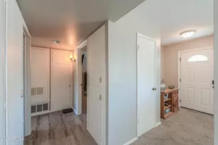 10530 W Desert Hills Ct, Sun City, AZ 85351 - Photo 11