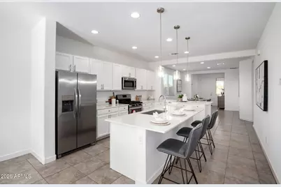 9239 W Sells Drive, Phoenix, AZ 85037 - Photo 11