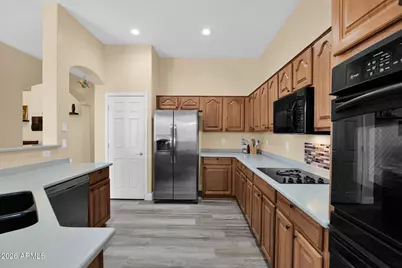 13563 W Monte Vista Road, Goodyear, AZ 85395 - Photo 21