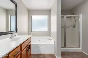 3759 E Sebastian Ln, Gilbert, AZ 85297 - Photo 19