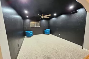 8227 N 47th Dr, Glendale, AZ 85302 - Photo 7