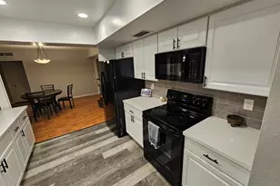 8227 N 47th Dr, Glendale, AZ 85302 - Photo 3