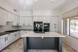 13615 N 12th Wy, Phoenix, AZ 85022 - Photo 7