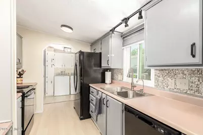 8401 N 67th Avenue #97, Glendale, AZ 85302 - Photo 9