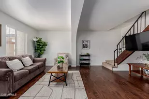 811 E Eugie Ave, Phoenix, AZ 85022 - Photo 1