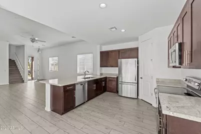 721 E Carol Avenue, Phoenix, AZ 85020 - Photo 7