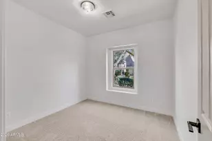 1029 S Cheshire Ln, Gilbert, AZ 85296 - Photo 9