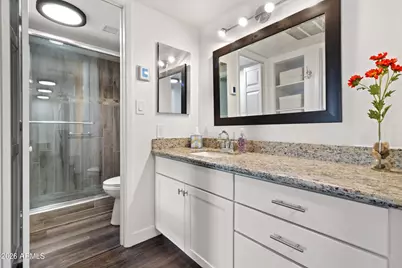 3033 E Devonshire Avenue #1018, Phoenix, AZ 85016 - Photo 3