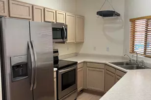 21817 N 40th Pl, Phoenix, AZ 85050 - Photo 5