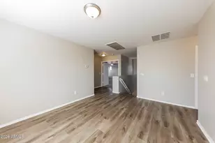 6716 S 36th Ln, Phoenix, AZ 85041 - Photo 9