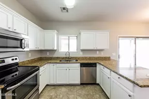 6716 S 36th Ln, Phoenix, AZ 85041 - Photo 7