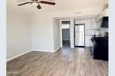 2929 N 38th Street #20, Phoenix, AZ 85018 - Photo 1