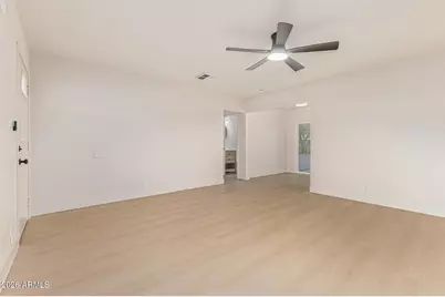 4634 W Weldon Avenue, Phoenix, AZ 85031 - Photo 7