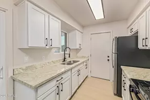 4634 W Weldon Ave, Phoenix, AZ 85031 - Photo 9