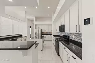 10417 N 180th Dr, Waddell, AZ 85355 - Photo 15