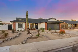 8938 W Echo Ln, Peoria, AZ 85345 - Photo 13