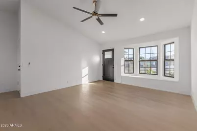 8938 W Echo Lane, Peoria, AZ 85345 - Photo 9