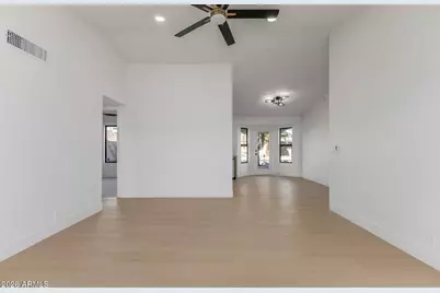 8938 W Echo Lane, Peoria, AZ 85345 - Photo 11