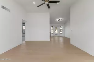 8938 W Echo Ln, Peoria, AZ 85345 - Photo 11