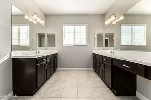 3511 E Crest Ln, Phoenix, AZ 85050 - Photo 23