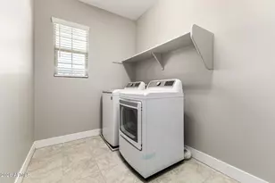 3511 E Crest Ln, Phoenix, AZ 85050 - Photo 31