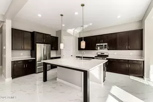 3511 E Crest Ln, Phoenix, AZ 85050 - Photo 17