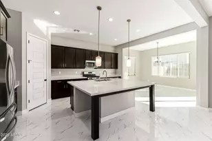 3511 E Crest Ln, Phoenix, AZ 85050 - Photo 15