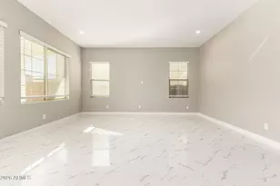 3511 E Crest Ln, Phoenix, AZ 85050 - Photo 7