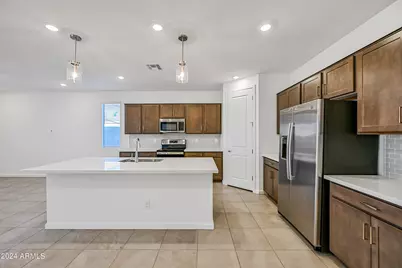 25146 W Bowker Street, Buckeye, AZ 85326 - Photo 7