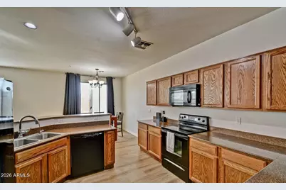 8169 W Groom Creek Road, Phoenix, AZ 85043 - Photo 11