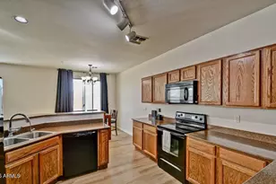 8169 W Groom Creek Rd, Phoenix, AZ 85043 - Photo 11