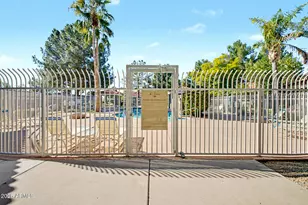 2929 W Yorkshire Dr, Phoenix, AZ 85027 - Photo 25