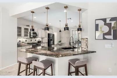 12337 W Maya Way, Peoria, AZ 85383 - Photo 9