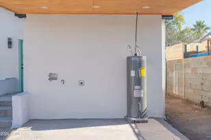 334 N 18th Dr, Phoenix, AZ 85007 - Photo 31