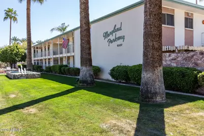 1239 E Maryland Avenue #B, Phoenix, AZ 85014 - Photo 1