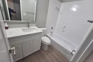 1239 E Maryland Ave, Phoenix, AZ 85014 - Photo 11